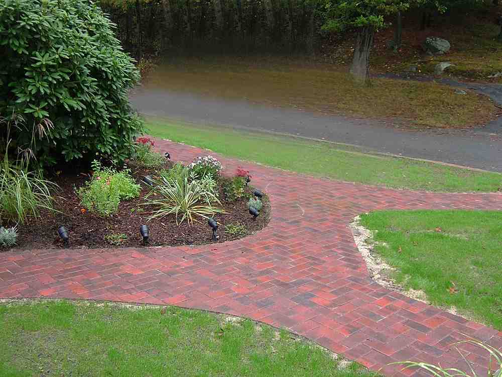 Charming Front Yard Walkways to Boost Curb Appeal Charming Front Yard Walkways to Boost Curb Appeal
